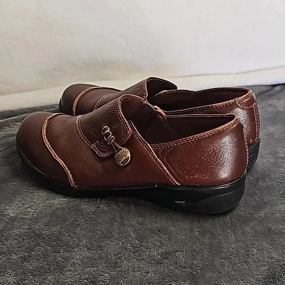 Clarks shoes size 7.5 - Picture 2 of 11